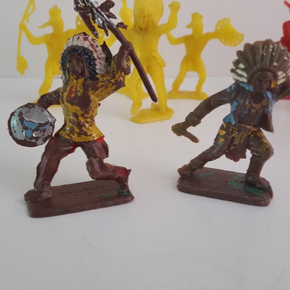 Vintage Plastic Toys Native American and Cowboy Figures - Picture 4 of 14